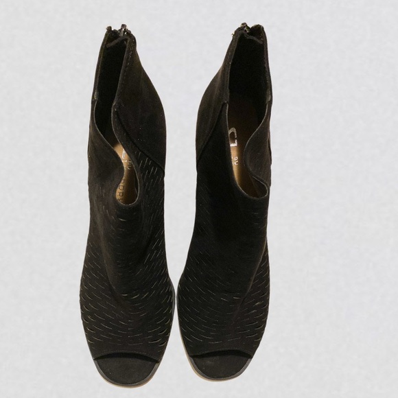 CL by Laundry Peep Toe Ankle Booties - Picture 2 of 6